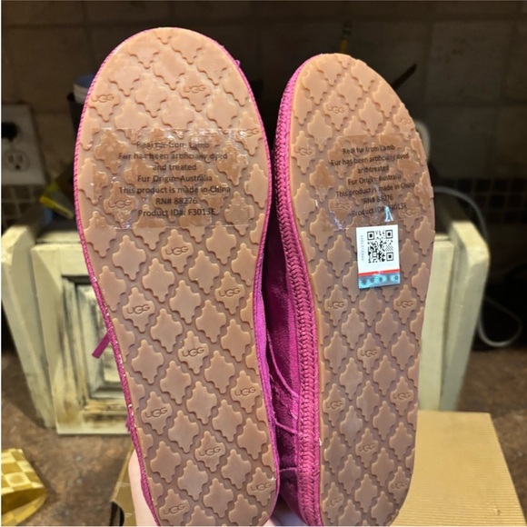 New Pink Ugg boots size 5 - Picture 4 of 4
